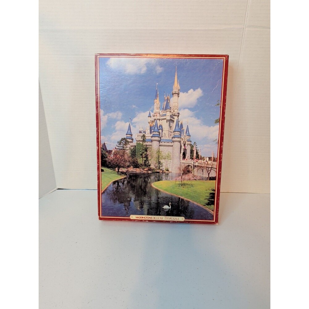 VTG Disney world Waddingtons 750 Piece Puzzle **COMPLETE**
